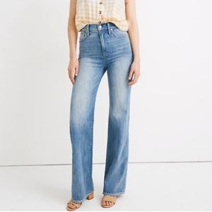 Madewell 11” High Rise Flare in Arbordale Wash